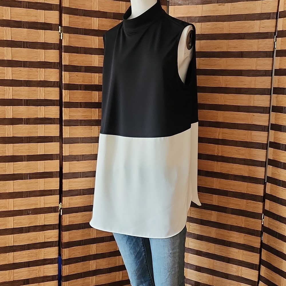 EUC! Chicos Color Block Zip Neck Top